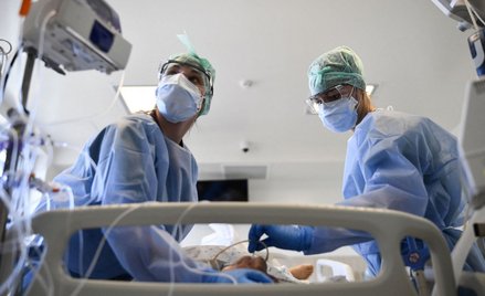 PILNE Koronawirus w Polsce 28 487 nowych zakażeń, zmarło 768 osob