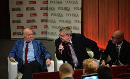 Prof. Mirosław Wysocki, (z lewej) i prof. Waldemar Halota przekonywali o realności zagrożenia wiruse