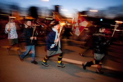 W Warszawie obchody mają charakter zarówno oficjalny, jak i społeczny – obejmują uroczystości pod po