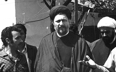 Czarny turban Musy Sadra zwiastował pochodzenie od proroka Mahometa, nazwisko – związek z potężnym k