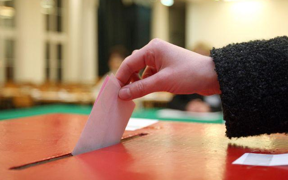 Polacy wybiorą 50 tys. radnych, burmistrzów i prezydentów