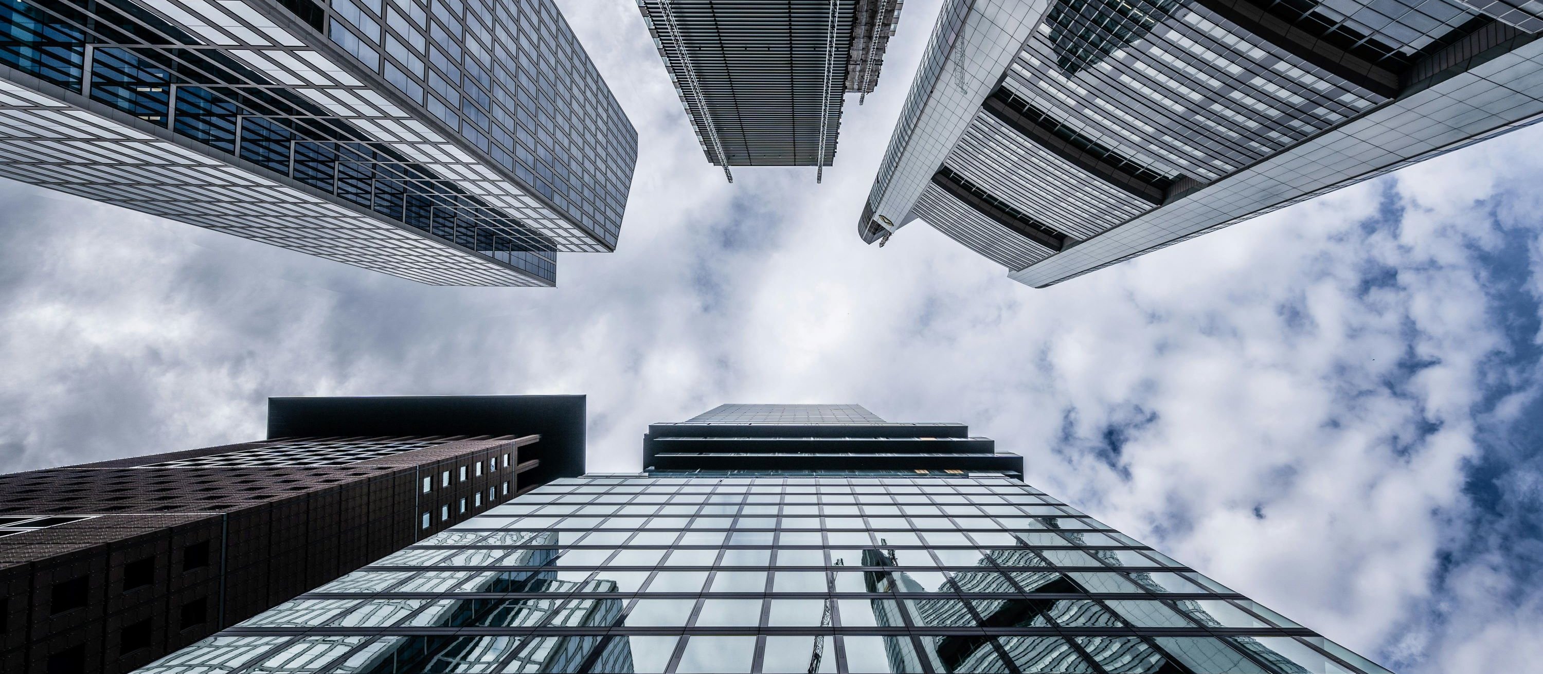 Jak się sprzedaje firmy za pośrednictwem fundacji rodzinnych?