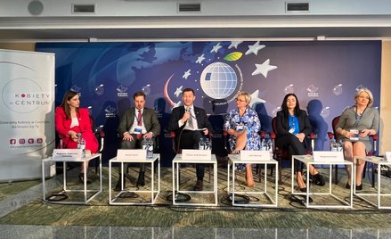 Kobiety chcą więcej niż mężczyźni od samorządu