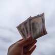 Dolar znów rozdaje karty. Złoty traci mimo uspokojenia sytuacji na Bliskim Wschodzie