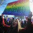 Zwolennicy małżeństw homoseksualnych manifestowali we wtorek przed Białym Domem. Fot. Jewel Samad