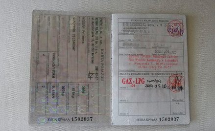 Zwrot opłat za karty pojazdów: Powiaty skarżą skarb państwa