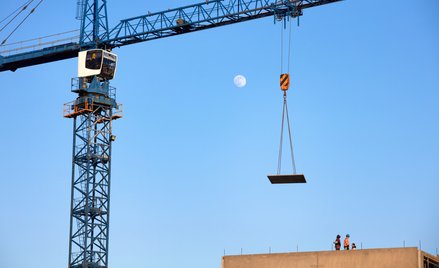 Ruch na rynku pracy na plus: więcej branż zwiększa niż zmniejsza zatrudnienie