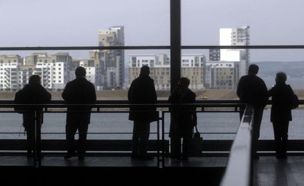 Prawie połowa młodych Polaków chce emigrować