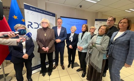 Strona społeczna opuściła obrady Zespołu Trójstonnego ds. ochrony zdrowia