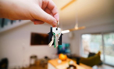 Samorządy w całej Polsce zaostrzają walkę z niekontrolowanym rozrostem rynku najmu krótkoterminowego