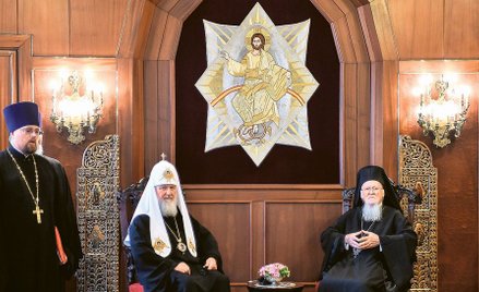 Patriarcha Konstantynopola Bartłomiej (z prawej) spotkał się ze zwierzchnikiem Rosyjskiej Cerkwi Pra