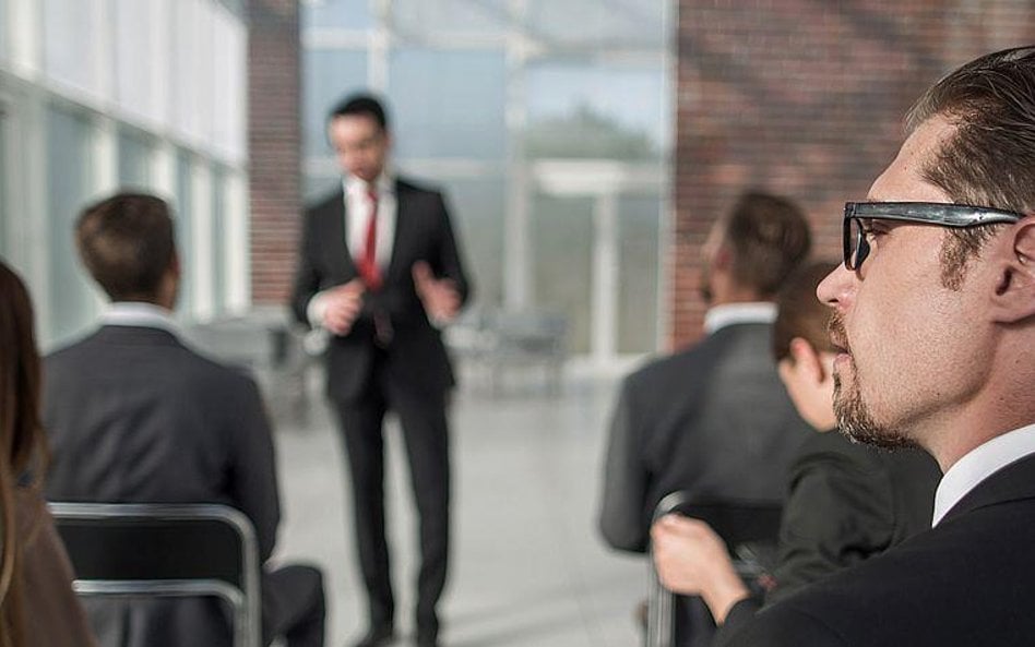 Czy umowa szkoleniowa z pracownikiem musi być na piśmie?