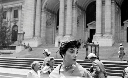 Woman Hat New York Public Library; Vivian Maier - Maloof Collection; ©Ravine Pictures, LLC 2013