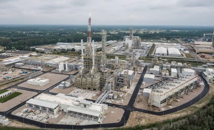 Pogorszenie prognoz i opóźnienia w budowie powodują konieczność przeszacowania projektu Polimery Pol