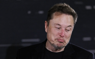 Elon Musk zwalcza OpenAI, gdzie tylko może. To pogoń za ideałami czy żal za straconą okazją biznesow