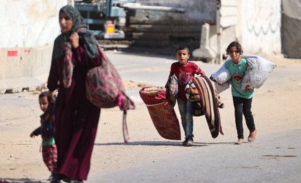 Palestyńczycy ewakuują się z północnej Strefy Gazy