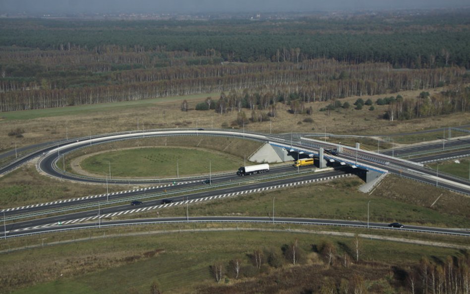 Kilometr drogi coraz tańszy