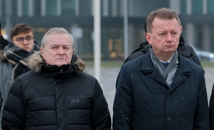 Immunitetowy kłopot liderów PiS. Gliński i Błaszczak odpowiedzą za spot dotyczący migrantów?