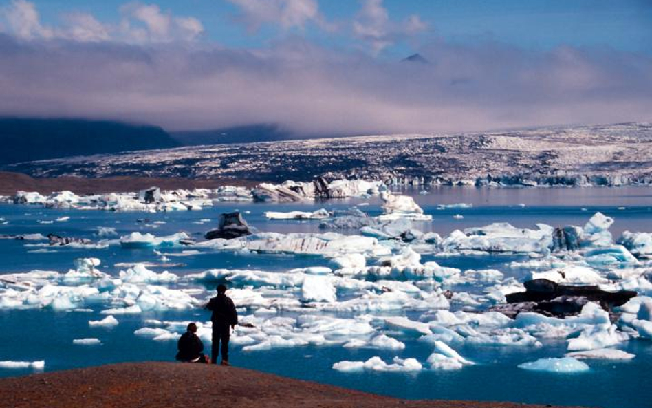 Na spotkanie z Arktyką najlepiej wybrać się do laguny Jökulsárlón