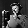Ella Fitzgerald dysponowała głosem‚ który odbiera się w fizyczny sposób