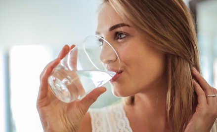 Naukowcy wskazują napoje, które nawadniają lepiej niż woda