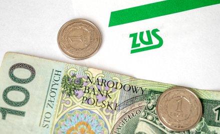 Seniorzy otrzymają z ZUS list z decyzją o waloryzacji świadczenia oraz informacją o przyznaniu trzyn