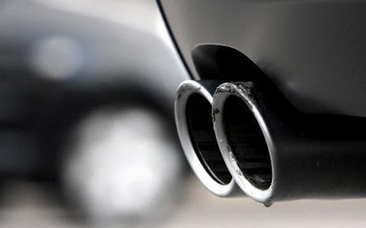 Europejscy kierowcy chcą aut benzynowych i diesli