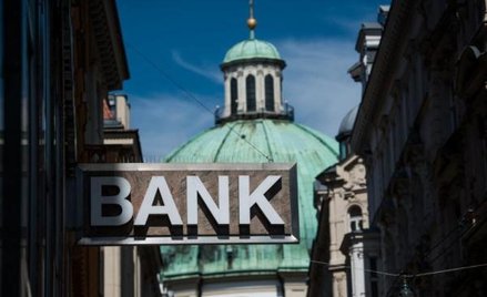 Na zakupy banków do Czech