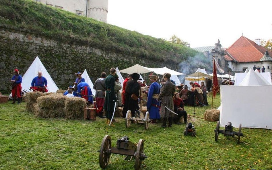 Inscenizaja bitwy pod Chocimiem w poprzednim roku
