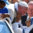 Watykan w przeddzień kanonizacji. Papież Franciszek i siostra ze zgromadzenia założonego przez Matkę