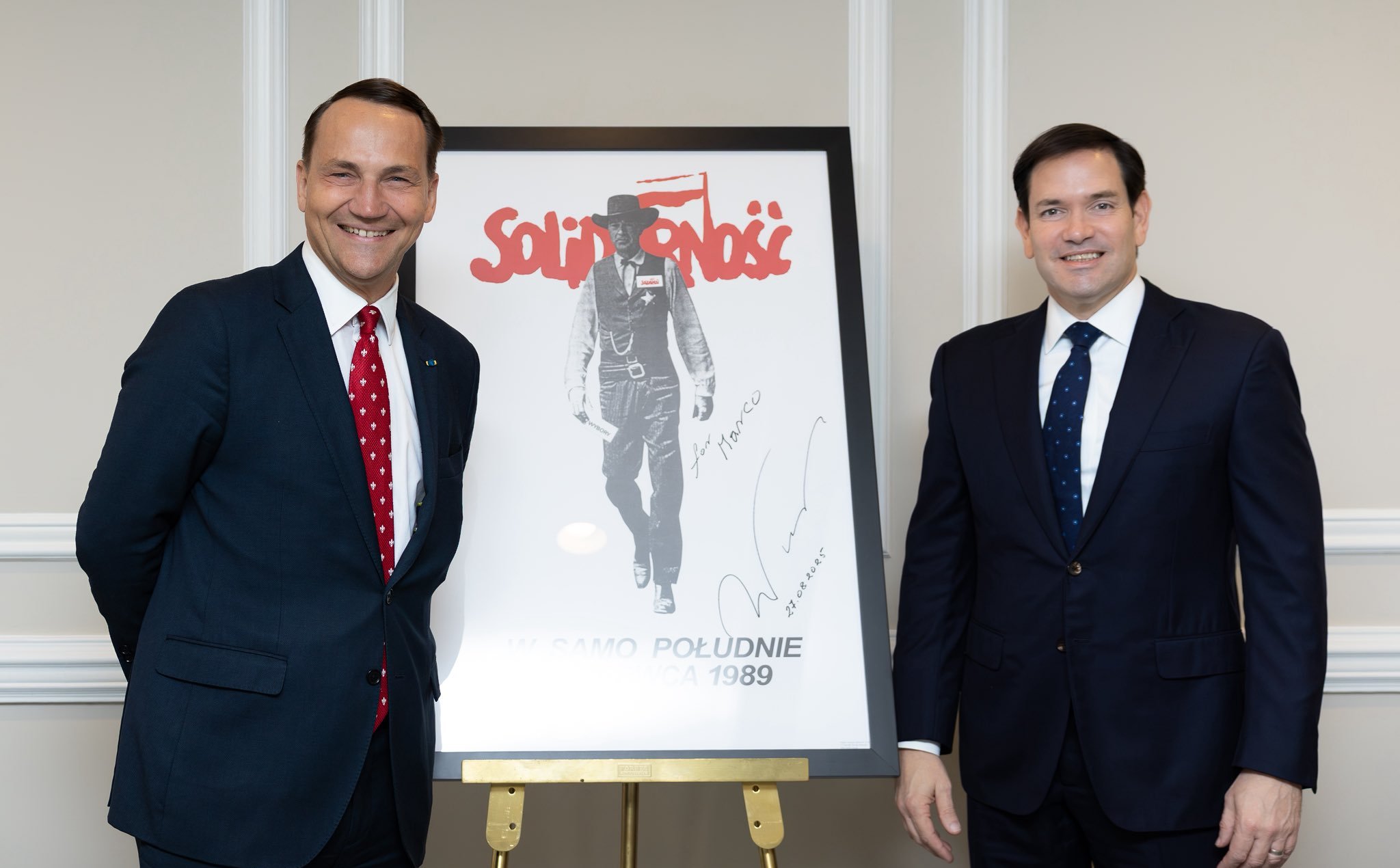 Poland "in the club of billionaires". Radosław Sikorski sought in the USA to include Polish in the G20