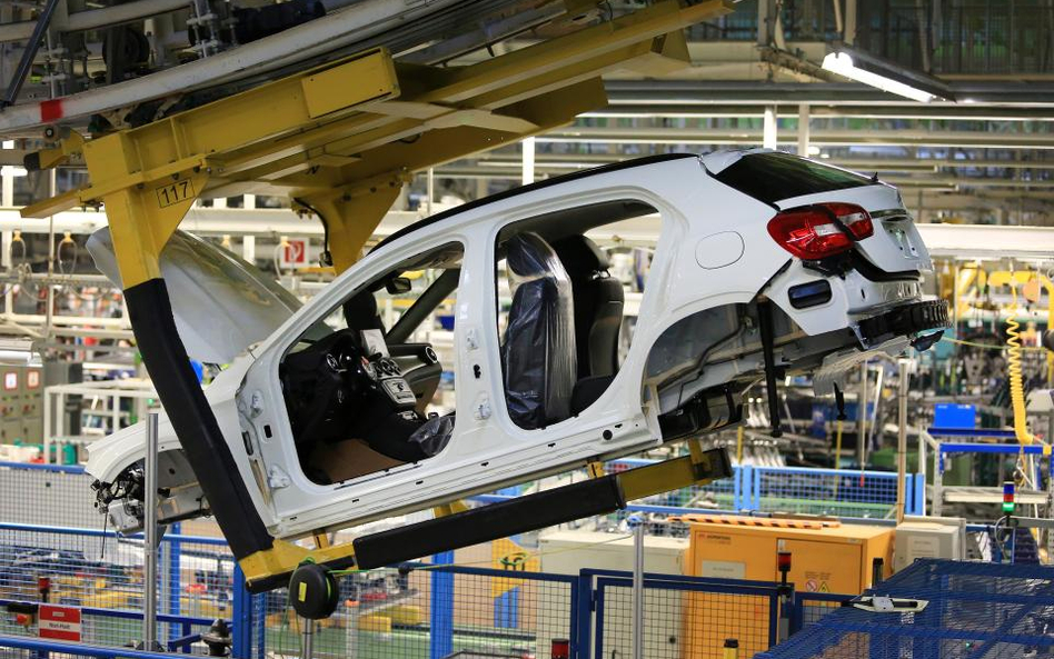 Daimler zbuduje fabrykę samochodów w Rosji