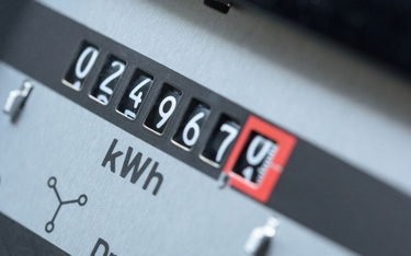 Sondaż: Ponad połowa Polaków spodziewa się podwyżki cen prądu