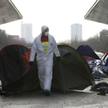 Wokół Calais powstają nowe obozowiska migrantów