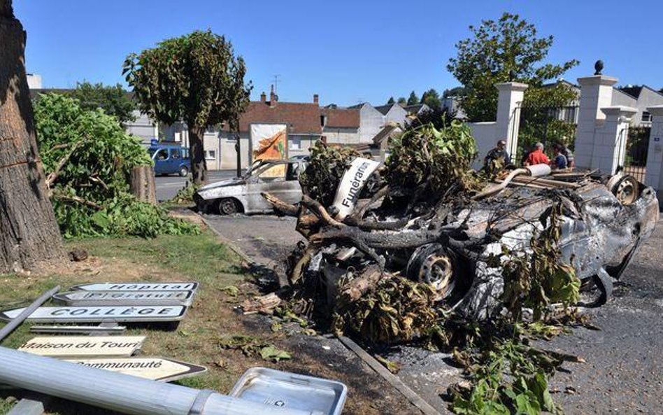 Efekt ataku na żandarmów w Saint-Aignan w departamencie Loir-et-Cher