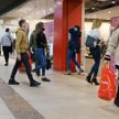 Polacy masowo ruszyli na zakupy. Pora na restauracje