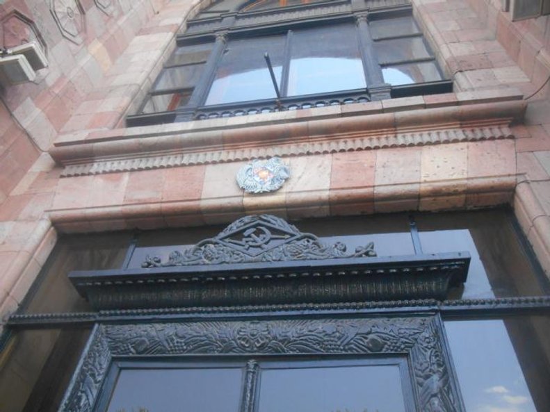 Ślady sowieckiej przeszłości widać nie tylko w centrum Erywania.