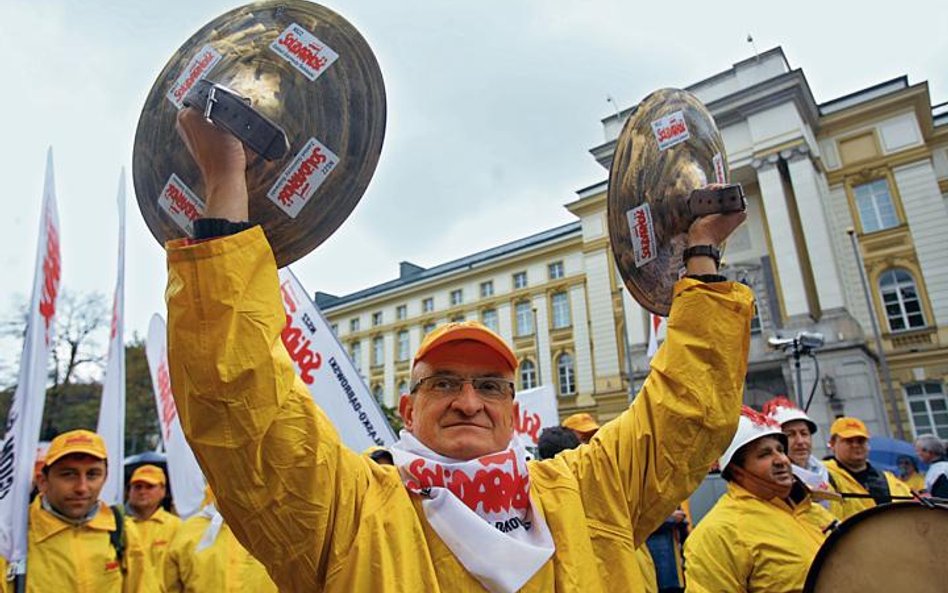 Związkowe „nie” dla planów cięć budżetowych