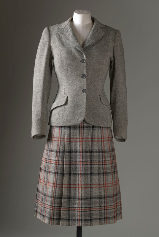 Żakiet tweedowy i szkocki kilt w kratę Balmoral. Lata 50.