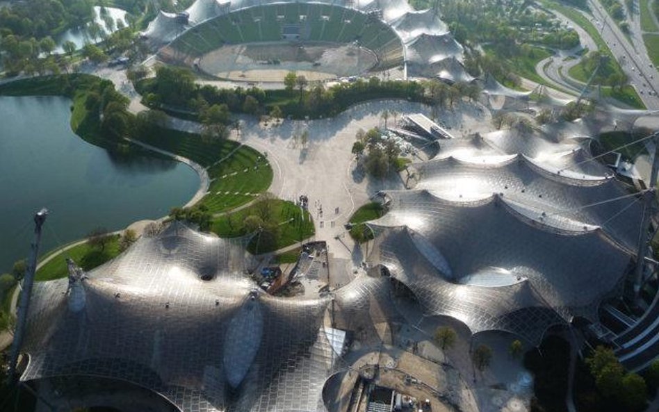 Dach w parku olimpijskim w Monachium