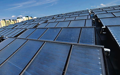 Kolektory słoneczne na dachach to sposób na poprawienie efektywności energetycznej