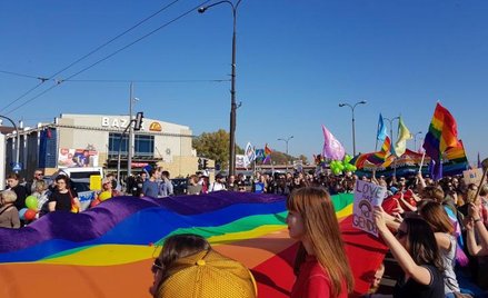 Marsz Równości w Lublinie zgromadził 1,5 tys. osób. Przeciwko niemu protestowali przedstawiciele Mło