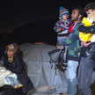 Migranci z Afganistanu na greckiej wyspie Lesbos