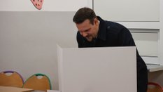 Michał Drewnicki głosuje w wyborach na prezydenta Krakowa