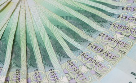 Polacy uciekają od drogich kredytów ze stałą stopą. Co na to banki?