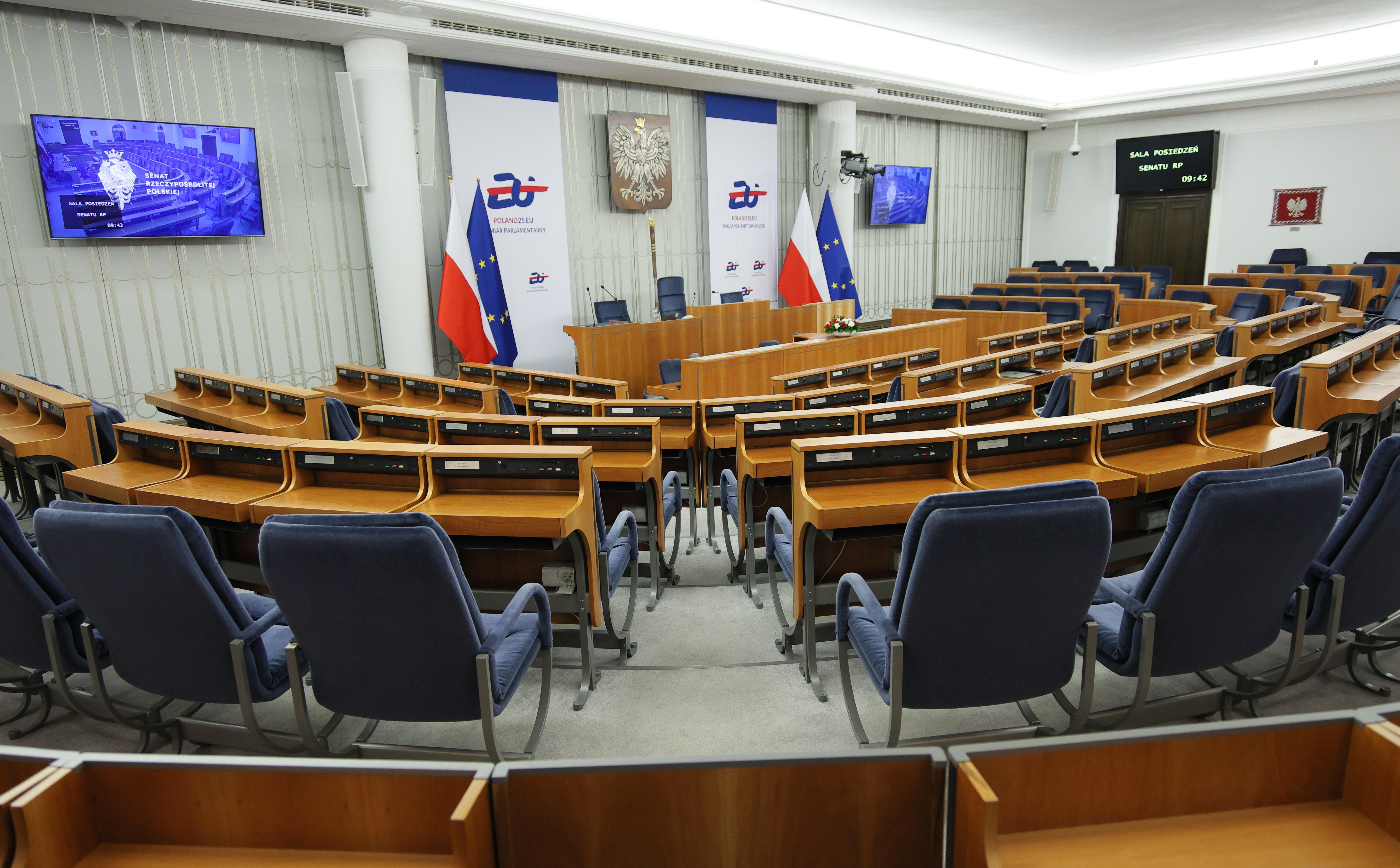 Senat szaleje na zakupach. Dziesiątki tysięcy gadżetów za setki tysięcy złotych