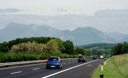 30 proc. więcej wynoszą włoskie mandaty za wykroczenia drogowe popełnione w nocy