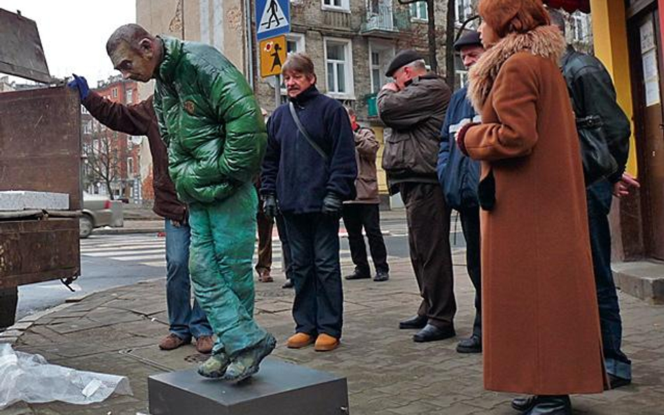 Rzeźba Pana Gumy stanie na stałe 16 grudnia przy ul. Stalowej