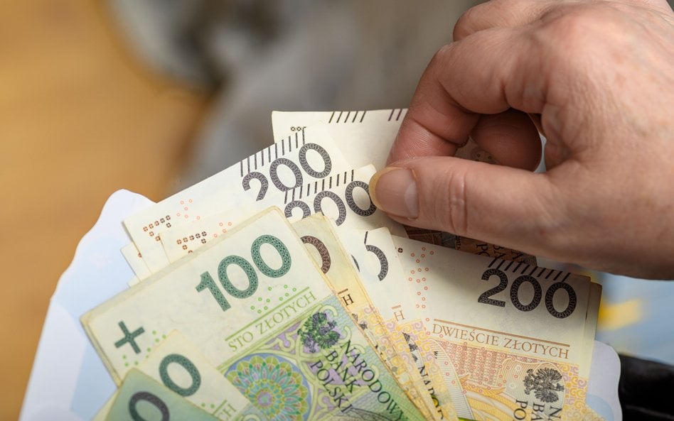 ZUS wyjaśnia, komu przysługują środki zgromadzone na subkontach po zmarłych