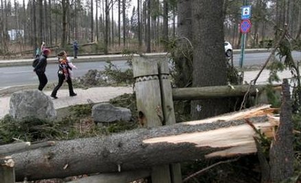Zniszczenia w Zakopanem po wichurach w Małopolsce.